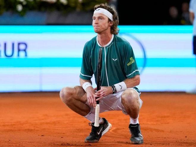 他不仅成功 他不仅成功