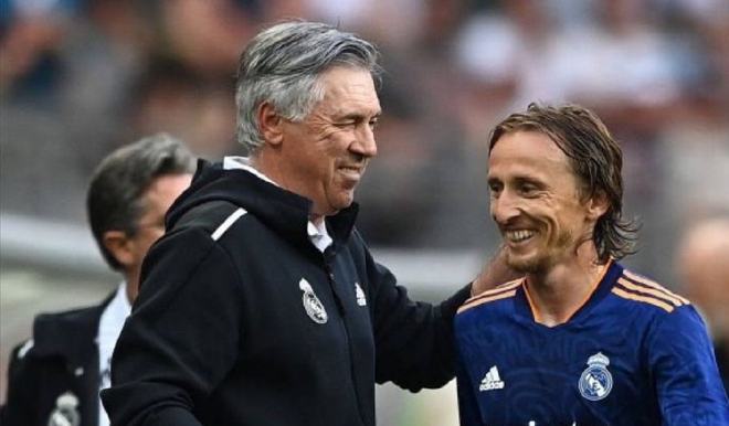 围极具压迫 围极具压迫